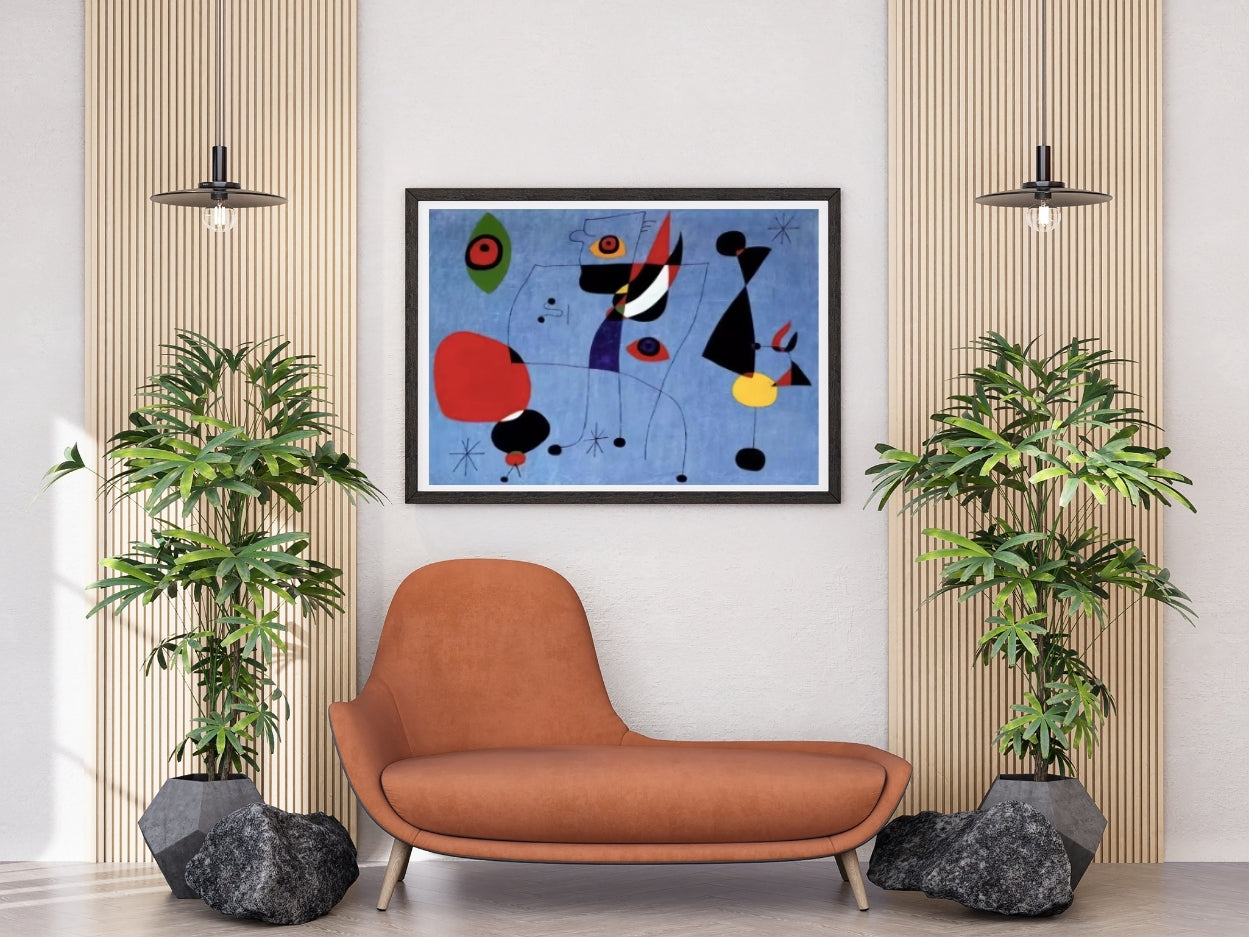 Femme et oiseaux dans la nuit