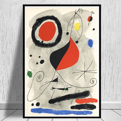 Femme et oiseaux dans la nuit