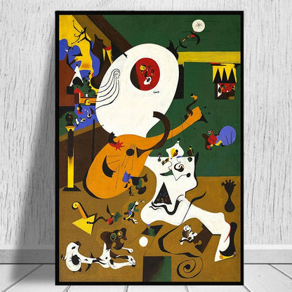 Femme et oiseaux dans la nuit