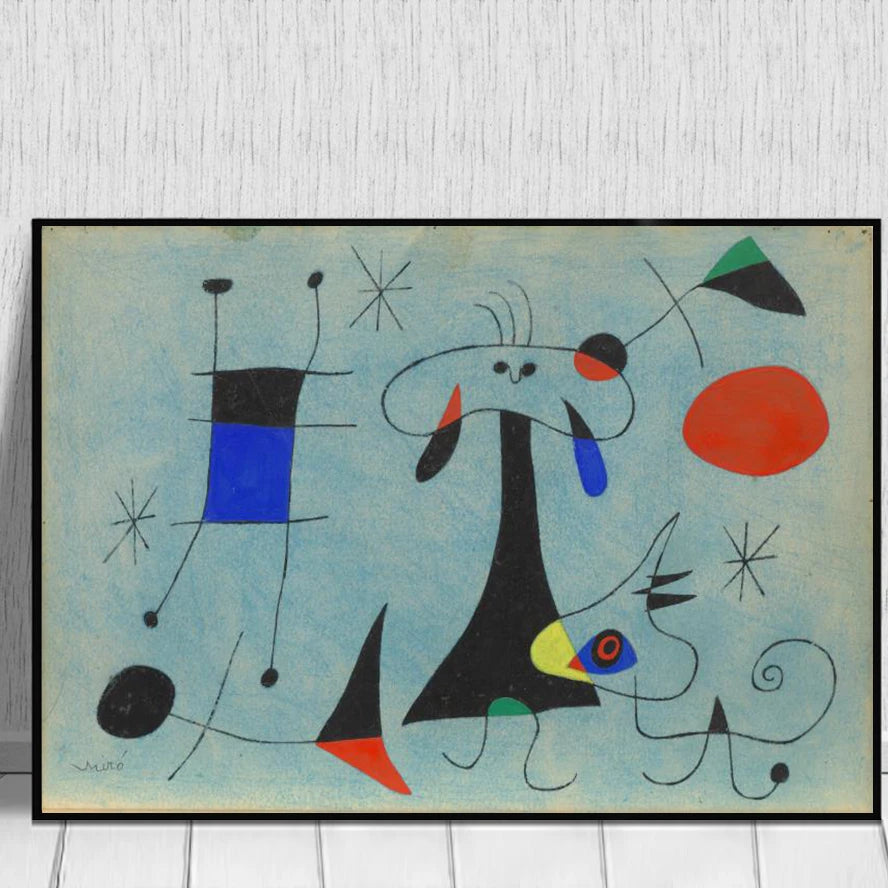 Femme et oiseaux dans la nuit